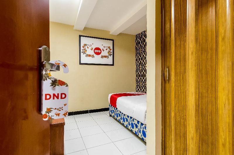 Urbanview Hotel Syariah Residence Medan By Reddoorz Esterno foto
